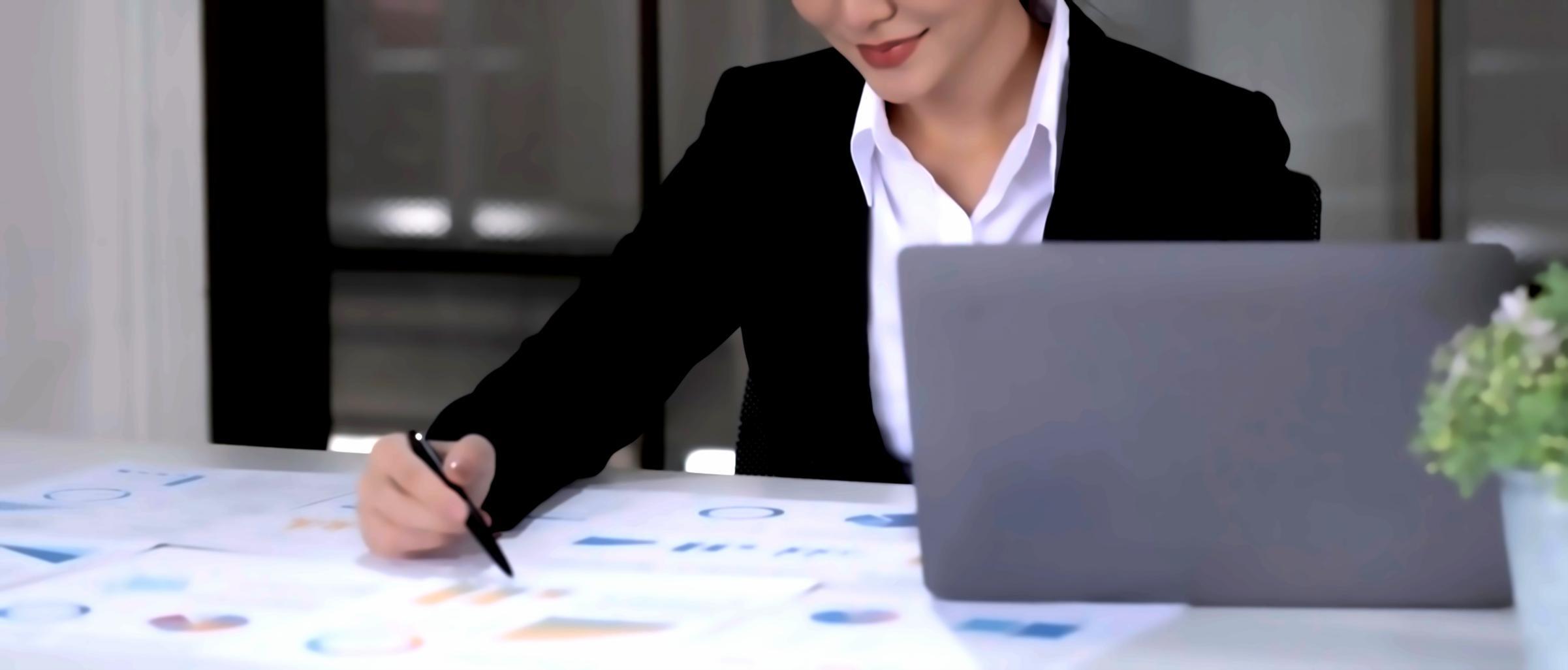 Interaktive Lernmaterialien auf der Delvarinexo-Plattform mit SEO-Strategien für E-Commerce